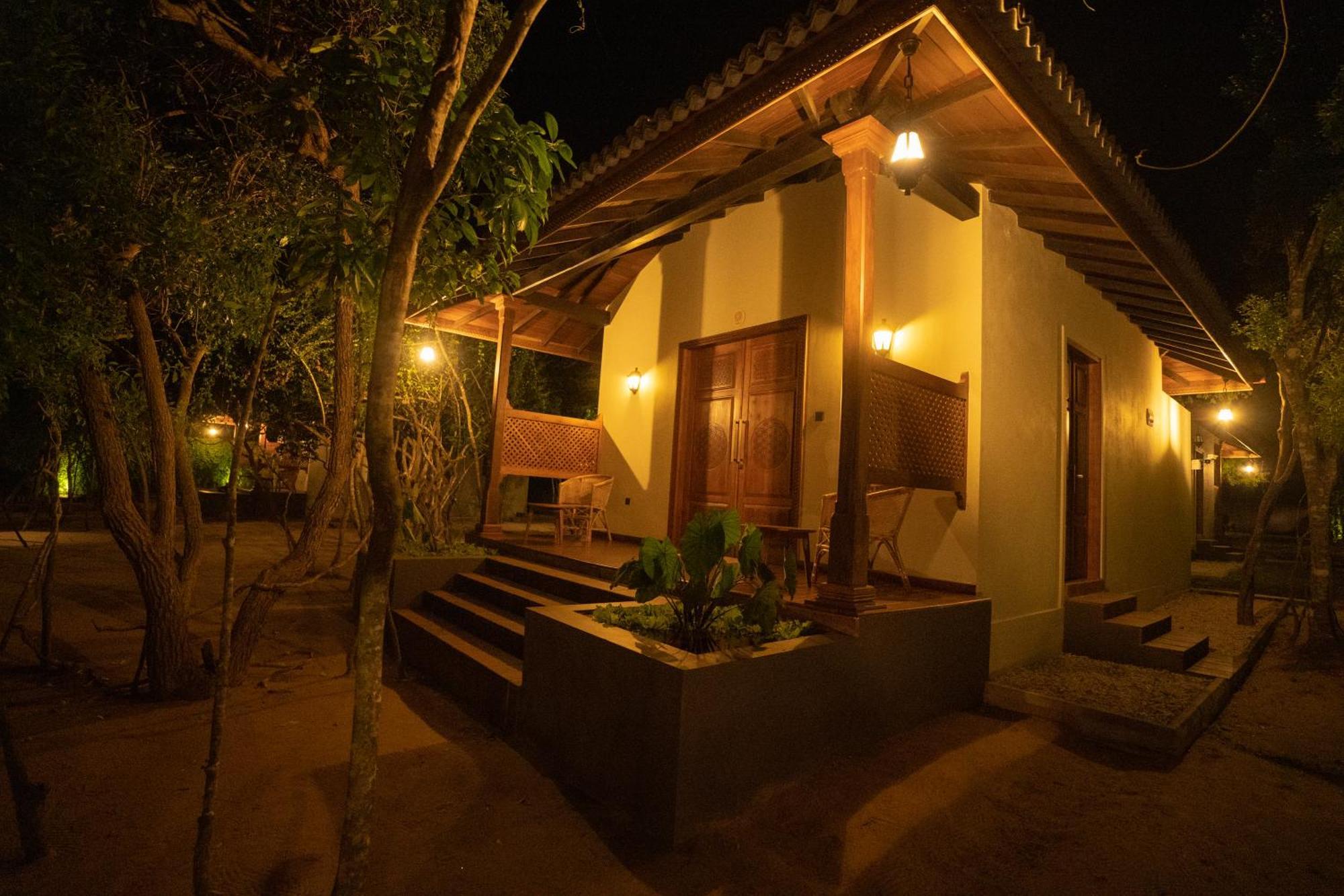 Omkara Rekawa Hotel Tangalle Exterior foto