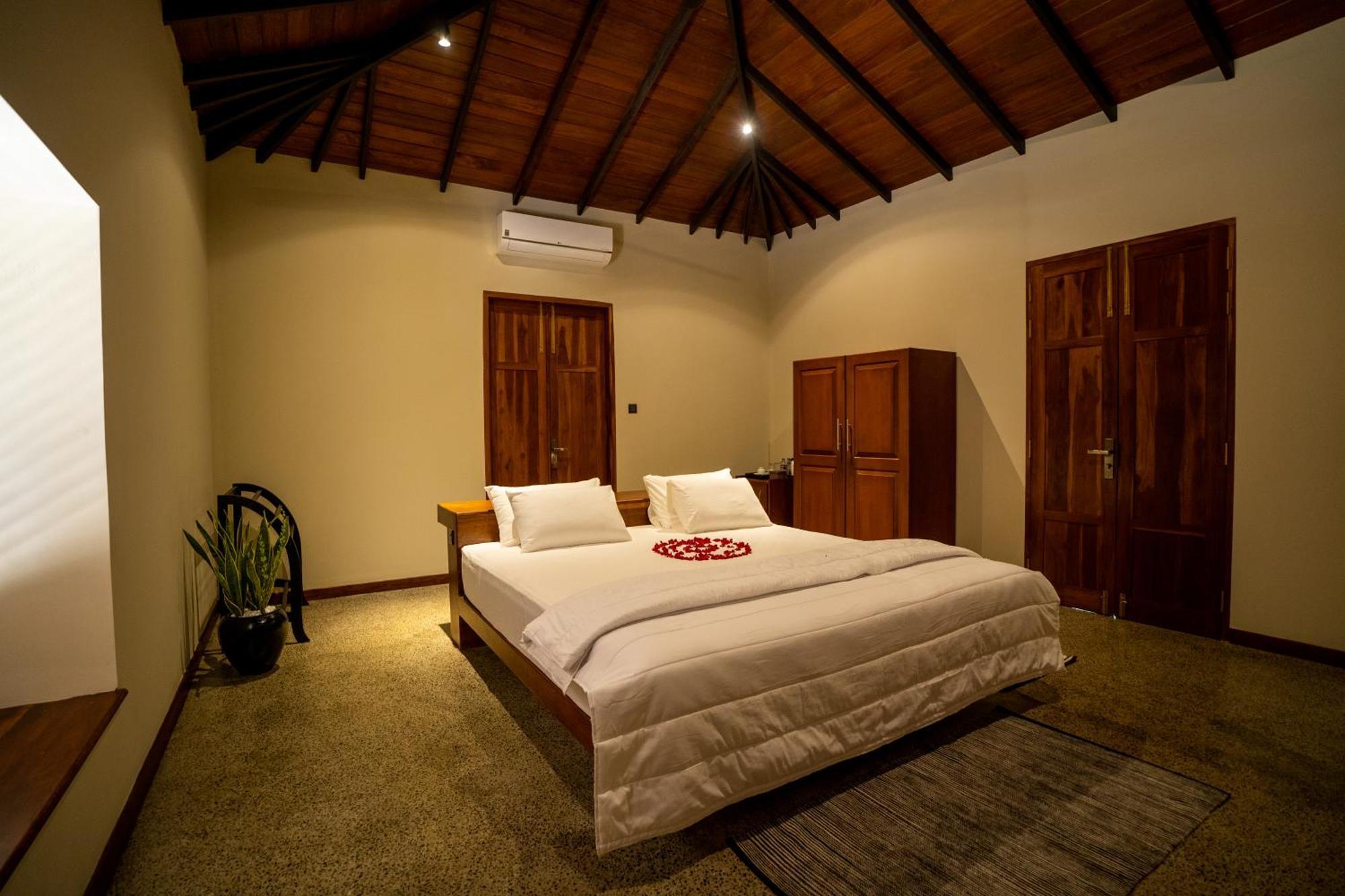 Omkara Rekawa Hotel Tangalle Exterior foto